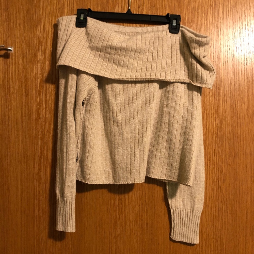 American Eagle off the shoulder sweater